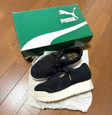 PUMA 블랙 스웨이드 통굽 스니커즈