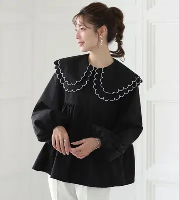 MERAKI 더블 칼라 스캘럽 옷깃 블라우스