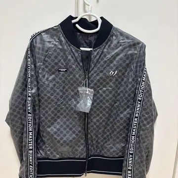 MASTER BUNNY EDITION 자켓 사이즈 2