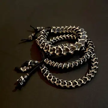if six was nine BONE BRACELET BLK x WHT