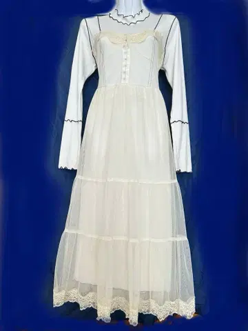 Candy Stripper 티셔츠 절개 튤 롱 원피스