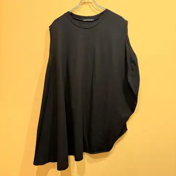 미즈이로 인드 비대칭 풀오버 블랙