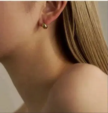 한쪽 귀 loro P pierce 01 gold