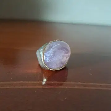 반지 연보라