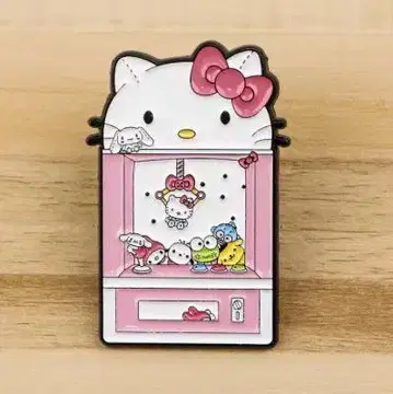 산리오 뽑기 게임 핀 배지