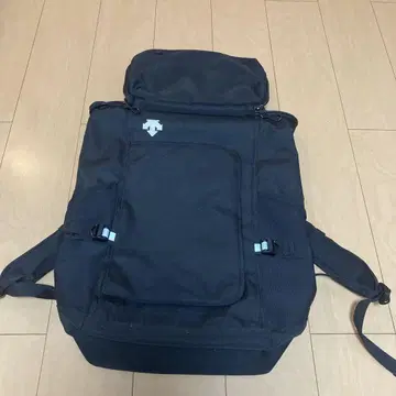 데상트 블랙 백팩 백팩