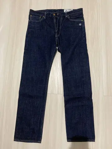CHALLENGER NARROW DENIM PANTS 셀비지