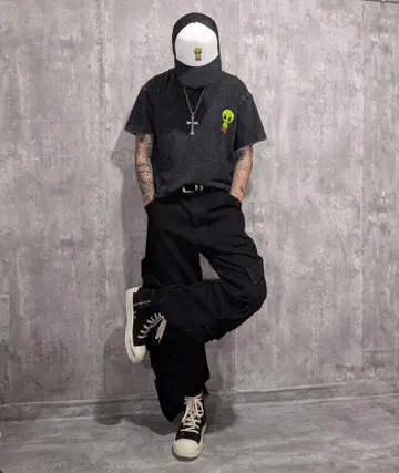 에이리언 프린트 T셔츠
