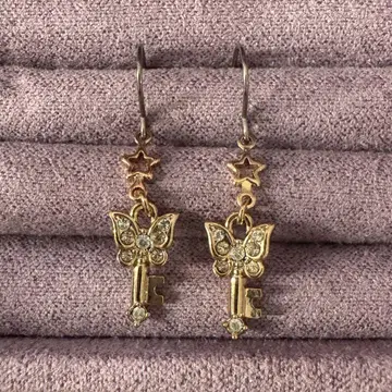 새상품급 ANNA SUI 귀걸이 스타 열쇠 나비 버터플라이 스톤