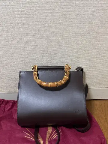 다크 브라운 대나무 핸들 숄더백
