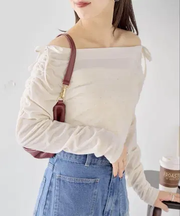 시어 벨로아 오프숄더 리본 상의
