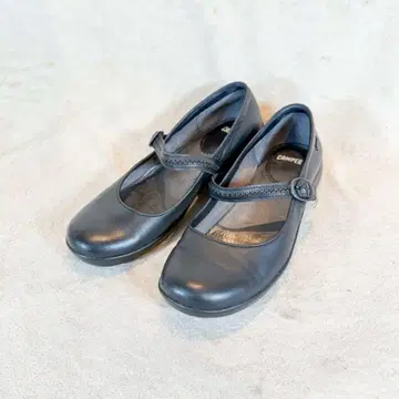 캠퍼 스파이럴 코멧 멜리 제인 스트랩 펌프스 블랙 37