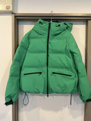 ZARA 그린 후드 부착 스키 다운 자켓