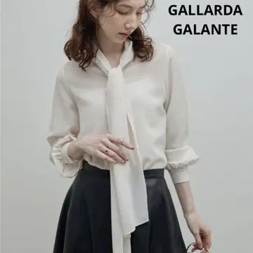 GALLARDAGALANTE 피네스 보타이 블라우스 블라우스 상의