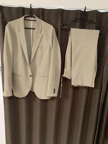 DoCLASSE 캐주얼 수트 시어서커 셋업 카키 스트라이프