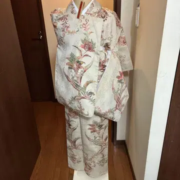 화려한 금실 자수 코몬 기모노 마조리카 오메시 앤티크