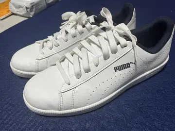 PUMA 화이트 가죽 스니커즈