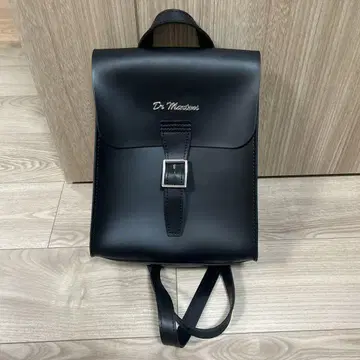 닥터 마틴 블랙 가죽 백팩