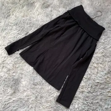 A/T 아츠로 우타야마 일본제 오프숄더풍 긴팔 티셔츠 블랙 여성용 M