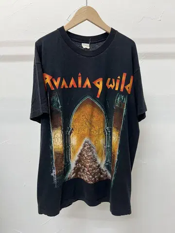 Running Wild 밴딩 티셔츠 블랙