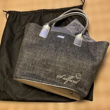 살롱 드 알파드 카고백