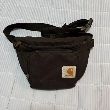 Carhartt 바디백 블랙