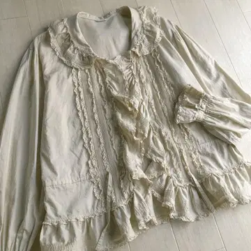 잉게보그 면 로운 생지 색상 핀턱 레이스 프릴 오버 블라우스