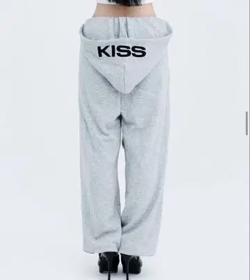 kiss the club 맨투맨