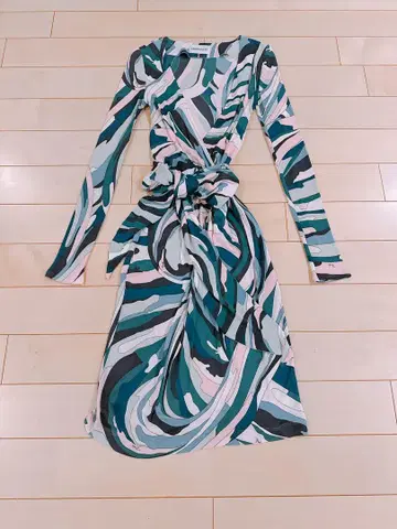 EMILIO PUCCI 에밀리오 푸치 긴팔 원피스 38