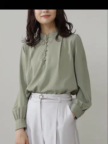 N 내추럴 뷰티 베이직 스탠드넥 블라우스