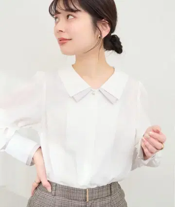 [ 새상품 ] 내추럴 꾸뛰르 겹침 카라 배색 블라우스 여성용
