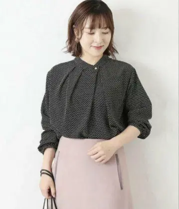 라토타리테 기카아시메턱 블라우스 [손세탁 가능] 기하학 워셔블