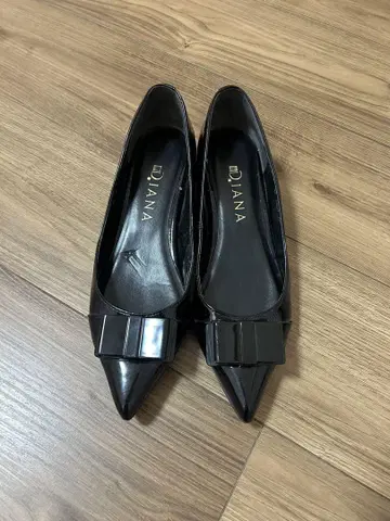 DIANA 블랙 스틸레토 리본 펌프스