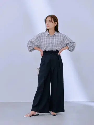 COHINA 골드 버클 턱 와이드 팬츠