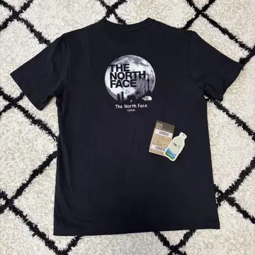 [새상품급] The North Face 블랙 반팔 티셔츠 서울 한국