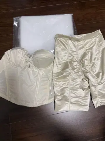 Mirror Mirror 브라이덜 이너 & 베일