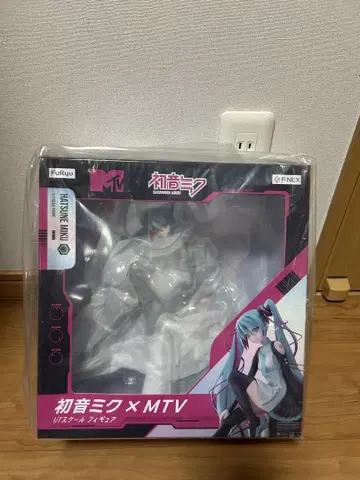 하츠네 미쿠 x MTV 1/7 스케일 피규어
