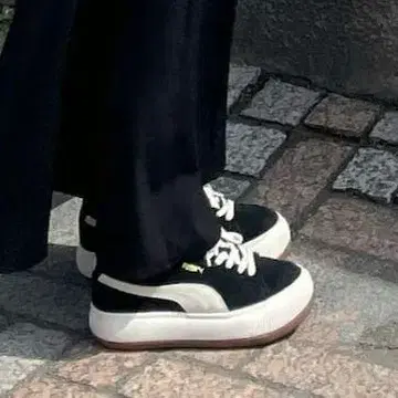 PUMA 스니커즈