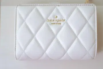 미사용 새상품 Kate spade 퀼팅 2단 접이식 지갑