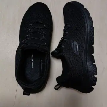 Skechers 블랙 러닝화