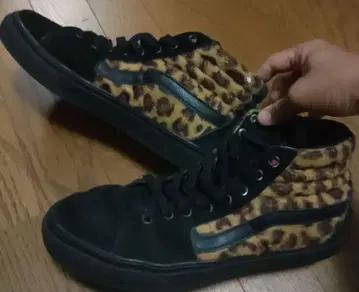 Vans SK8-Hi 레오파드 무늬 하이컷 스니커즈