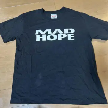 겐 호시노 MAD HOPE 티셔츠 2025