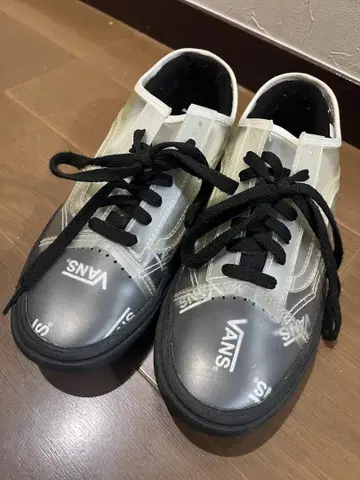 반스 모노톤 스니커즈 24cm