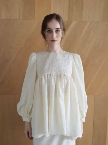 [ Acka ] peplum volume blouse