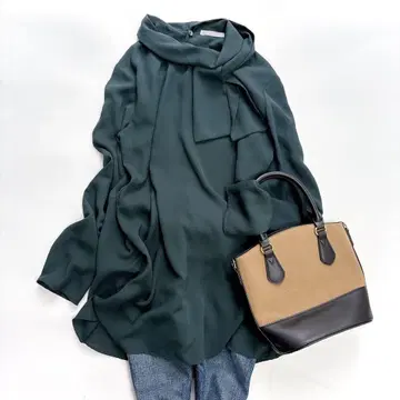 띠어리 럭스 백리본 블라우스 드레이프감 소재 38 정가 2만 5천원 그린