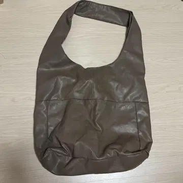 LOWRYS FARM 브라운 숄더백