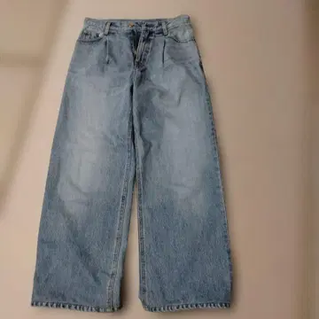 턱 배기 데님