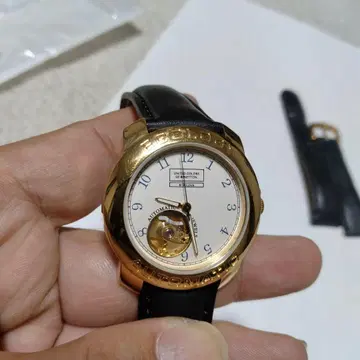 BULOVA BENETTON 시스루백 자동 와인딩 남성용 손목시계