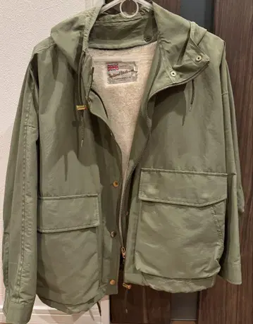 트래디셔널 웨더웨어 마운틴 후드티 새상품급입니다!