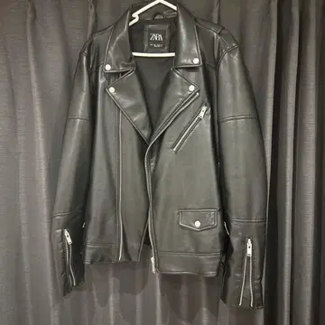 [ 컨디션 최상 ] ZARA 블랙 라이더 자켓 L 사이즈